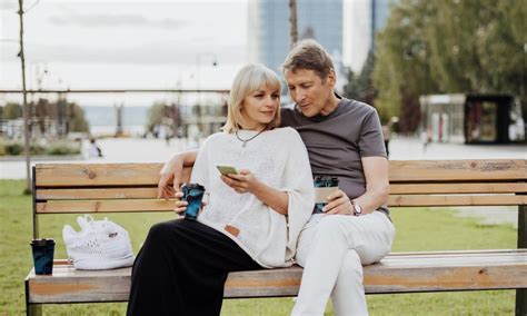 Dating apps for mature men older 20
